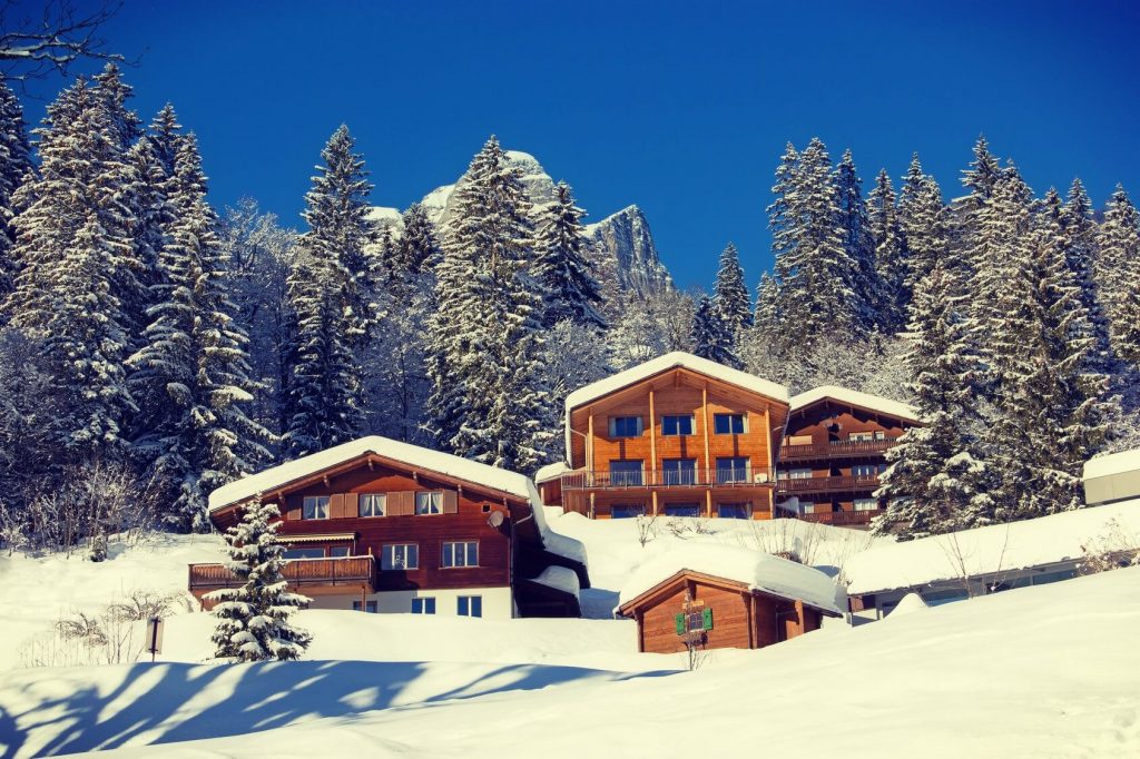 luxury-ski-chalet-in-swiss-alps