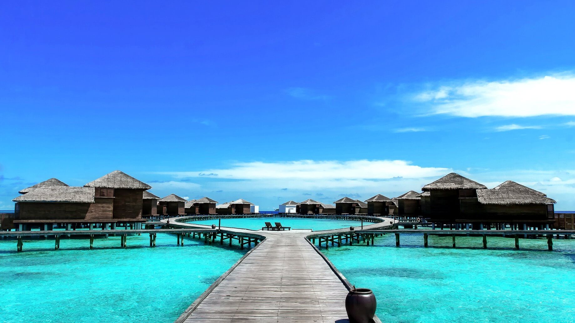 Luxury honeymoon destinations - the Maldives - AssistAnt Luxury Travel