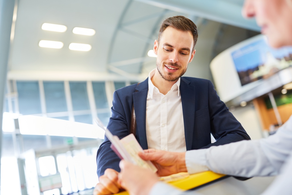 What Is a Meet and Greet Airport Service and Why Do You ...