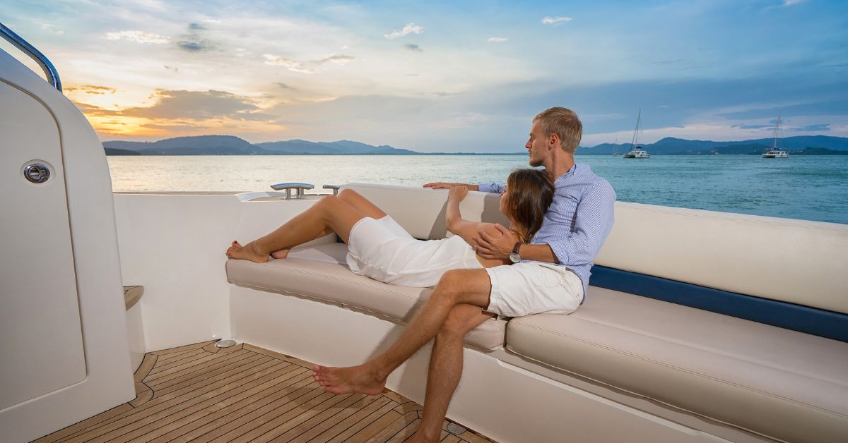 Motorboat and Yacht Charter by AssistAnt