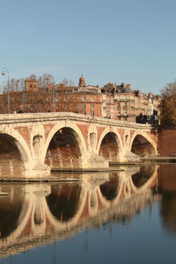 More services in Toulouse