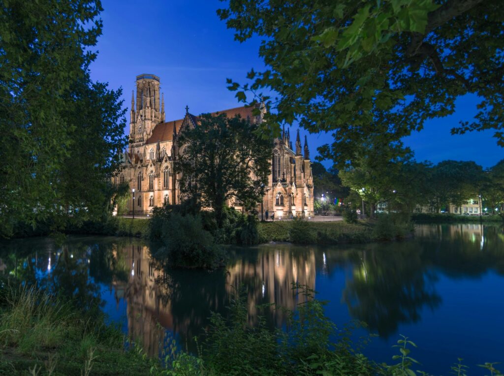 More services in Stuttgart